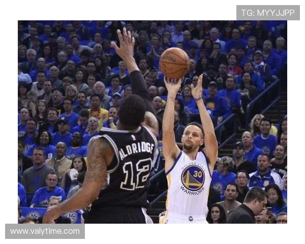 勇士与马刺激战正酣全场直播精彩瞬间回顾与分析