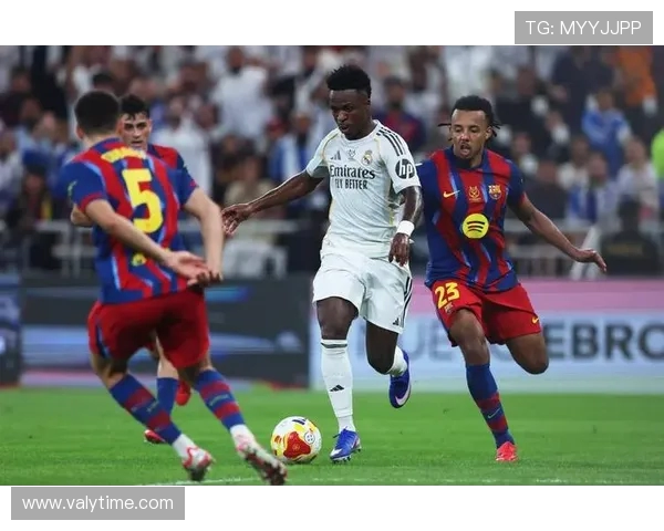 巴萨与皇马1026对决激情四溢谁将赢得西班牙足球的荣耀之战